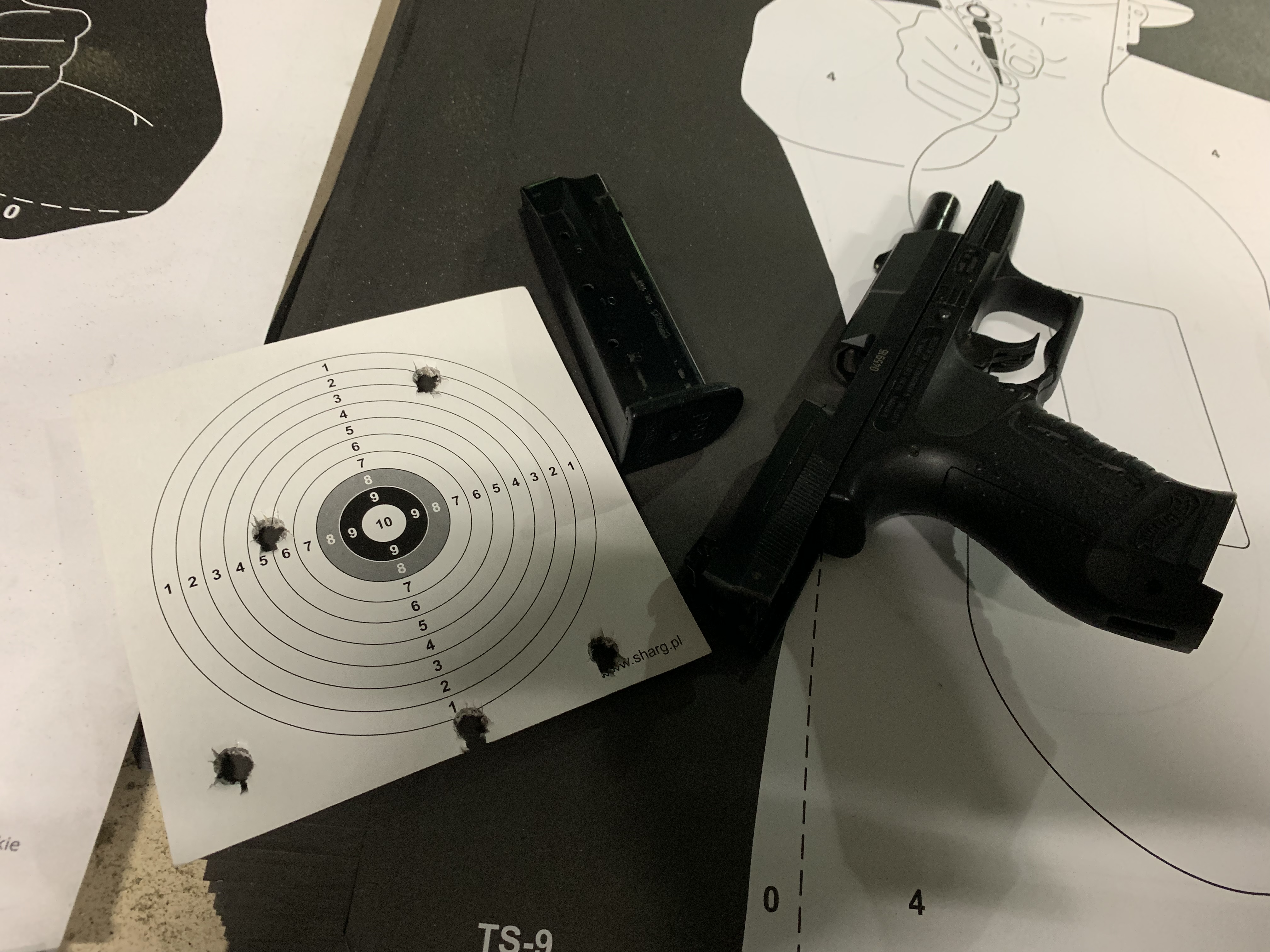 Walther P99 - 5 strzałów na 20m